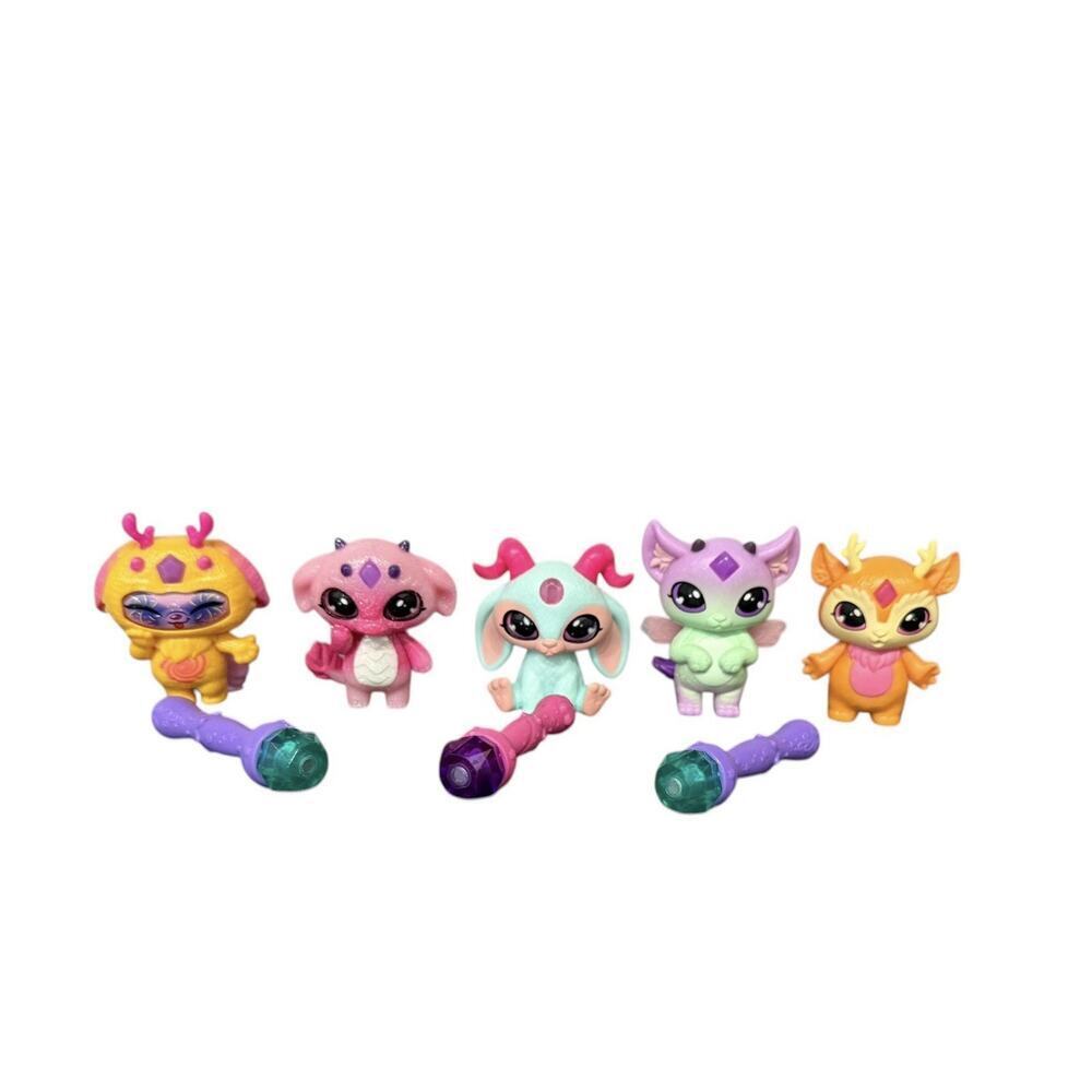 Magic Mixies Mixlings Collectible Hard Plastic (5) Action Figures W/ 3 Wands